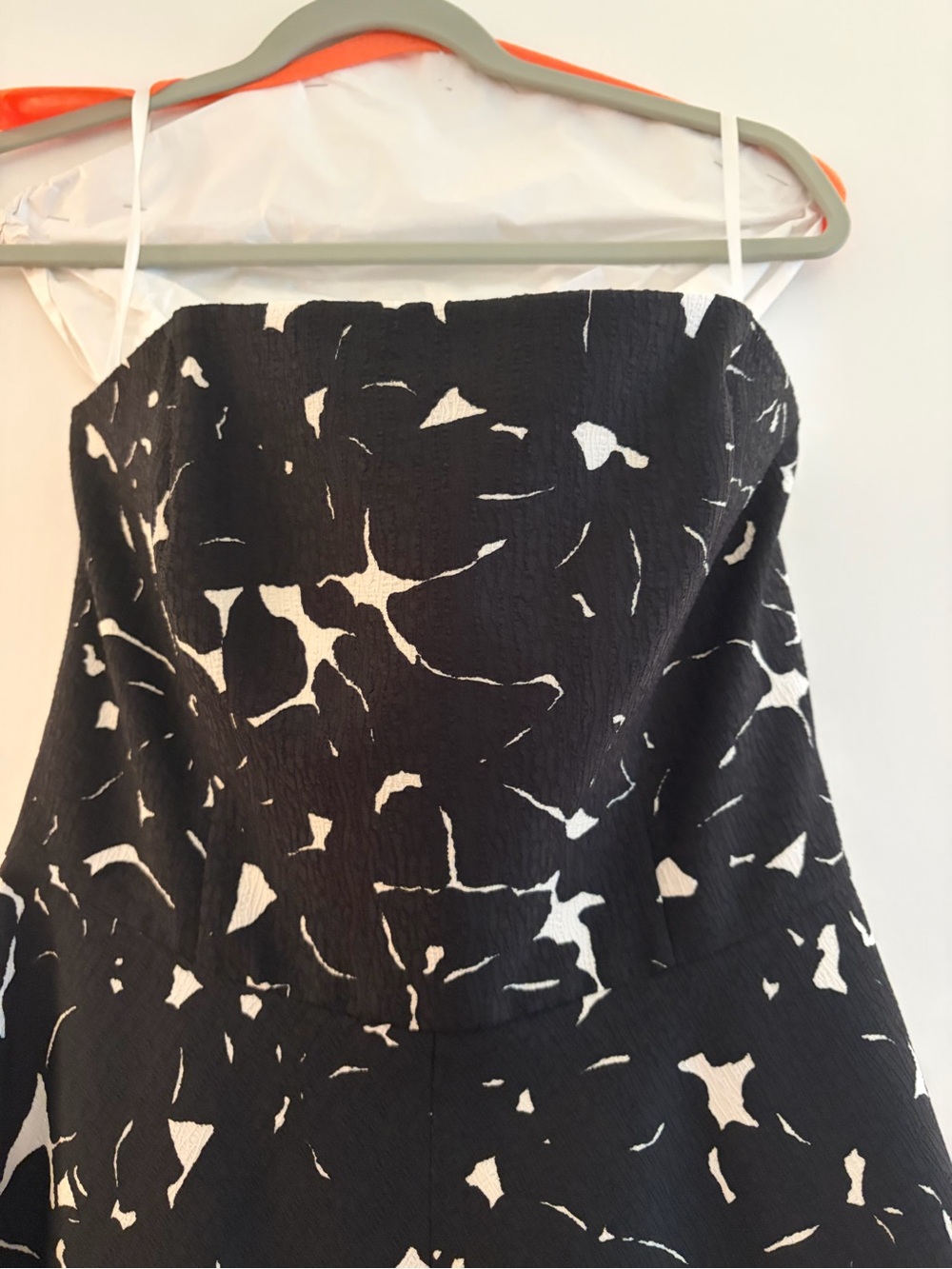 NWOT, Size 8, White House Black Market Black & White Strapless Floral Midi Dress - Picture 4 of 16